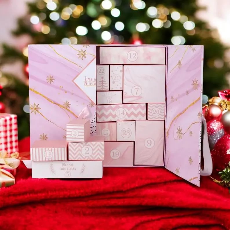Ροζ μαρμάρινο ημερολόγιο advent 2025, κουτί αντίστροφης μέτρησης 24 ημέρες πριν από τα Χριστούγεννα-SI