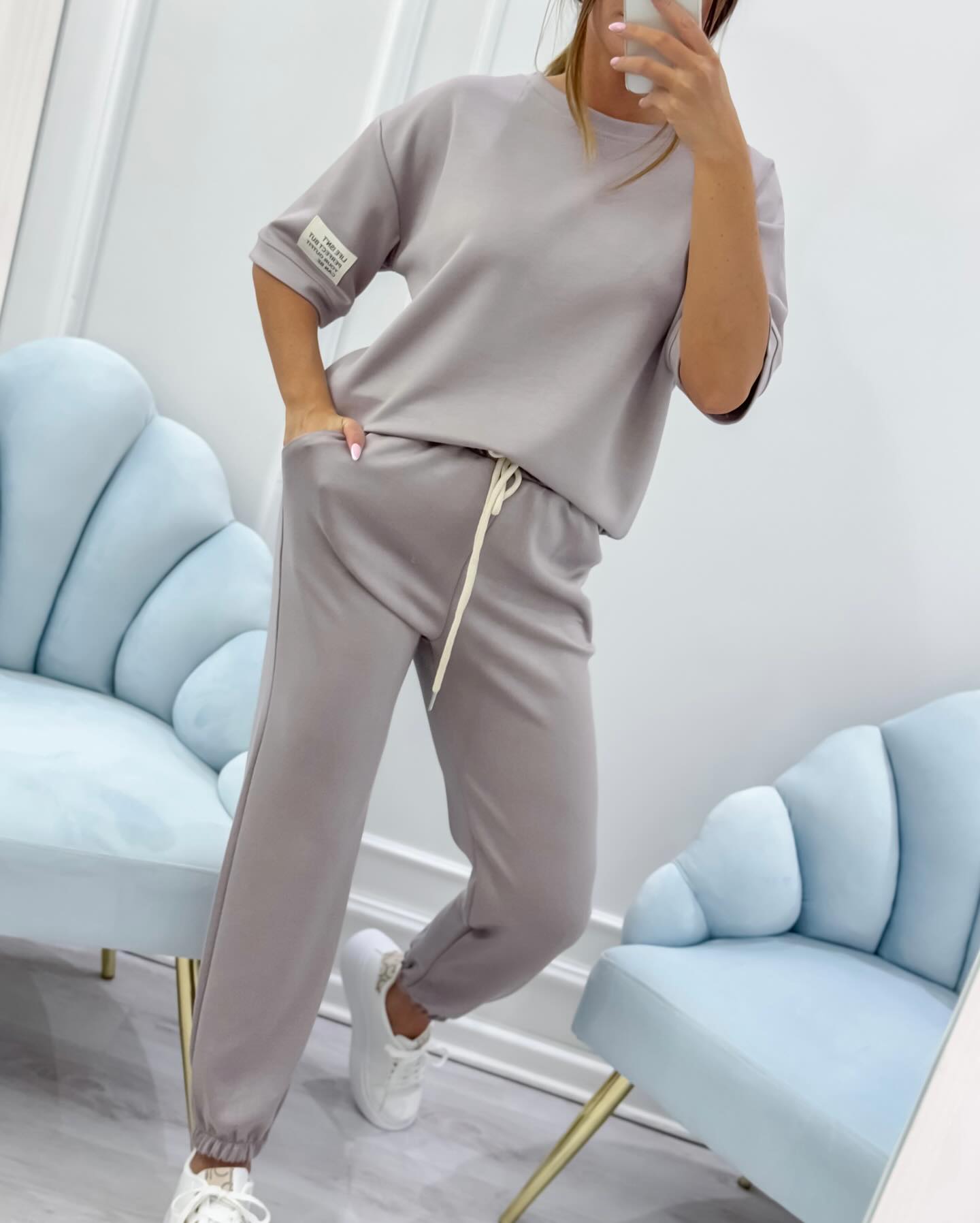 Γυναικείο casual σετ με μονόχρωμο τοπ και παντελόνι-GR 