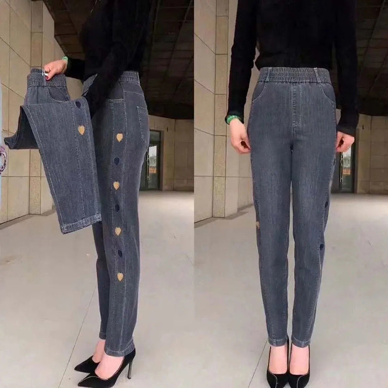 🔥Hot Sale🔥Γυναικείο ψηλό ελαστικό τζιν με κεντημένο σχέδιο καρδιάς