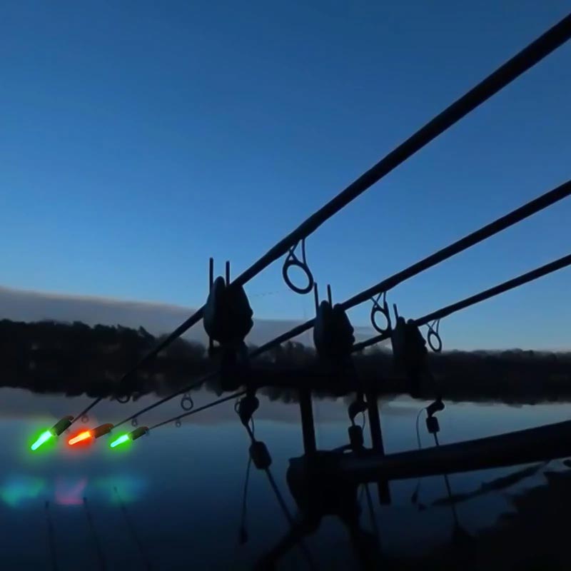 🎣 Λάμπα LED menškerės su garsiniu signalu🐟-LT