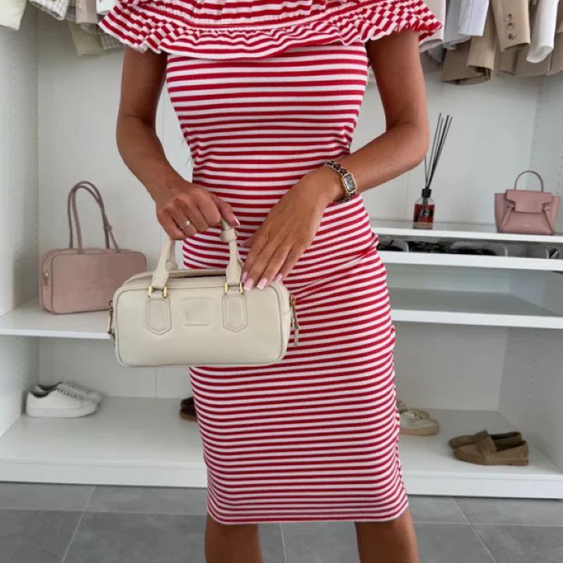 👗Elegantna ženska oprijeta obleka z volančki na ramenih - popolne obline✨-SI